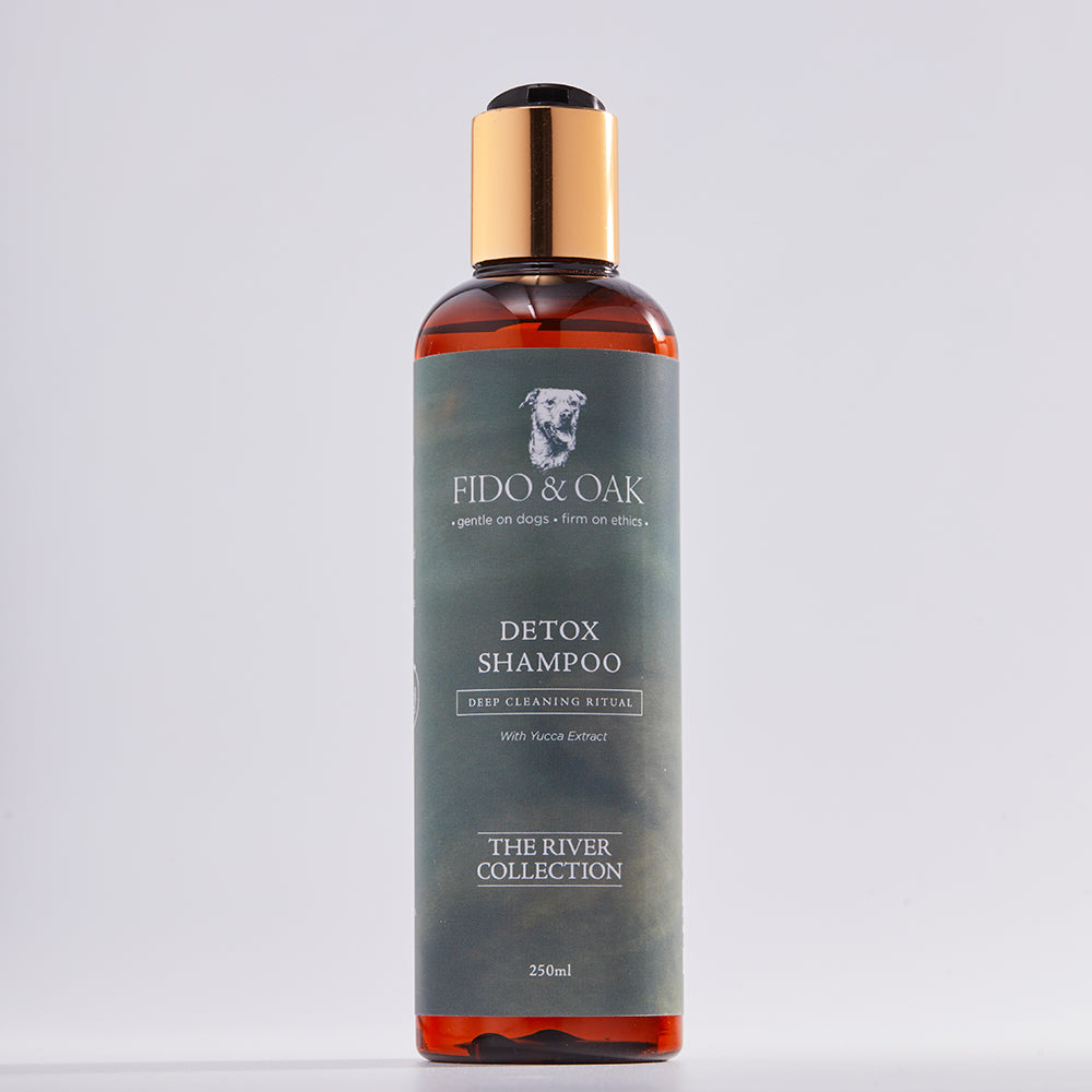 Fido & Oak Detox Shampoo bottle on a light gray background